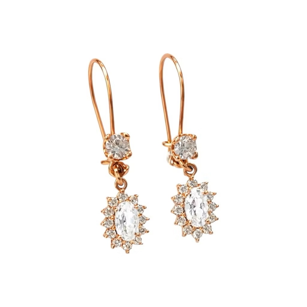 Anting Emas Kawatan Lady Di 8K - Gambar 3